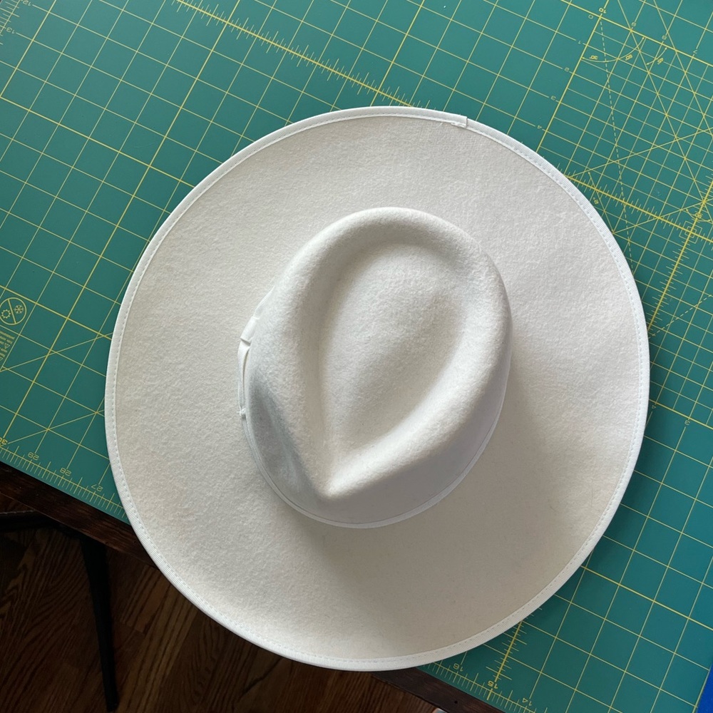100% Wool Ivory Rancher Hat 🤍 - Picture 5 of 8